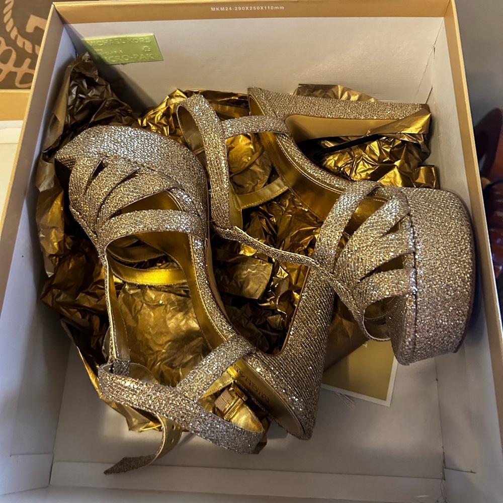 Micheal Kors Gold glitter Catalina heels